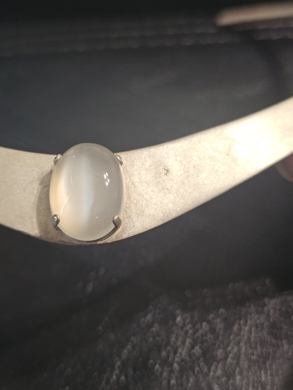 Sterling Silver Collar With Cat's Eye Moonstone - Picture 4 of 12